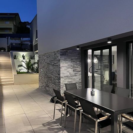 Luxury Villa Lorena With Heated Pool, Jacuzzi,Sauna And Seaview Цриквеница Экстерьер фото